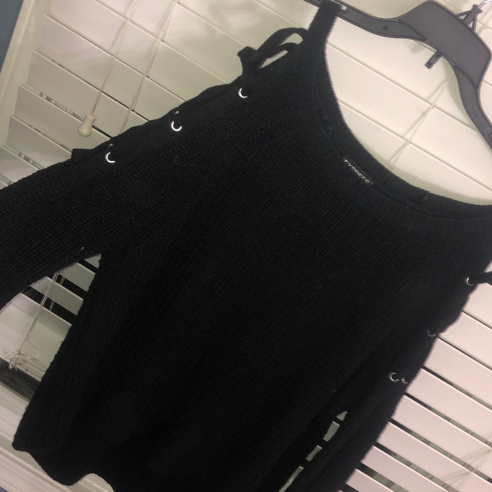 Adorable black express sweater